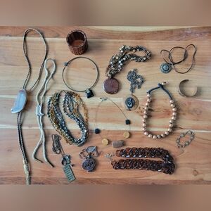 Elegant Brown and Gold Beaded Necklace